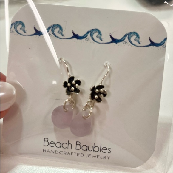 Beach glass earrings (rare lavender color) new - Picture 1 of 1